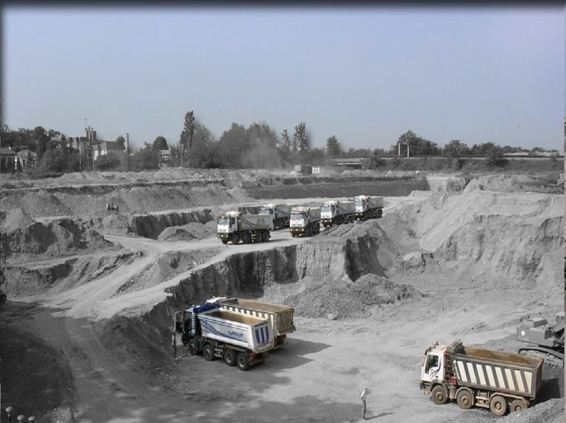 CANTIERE IN ATTIVITÁ CANTIERE IN ATTIVITÁ