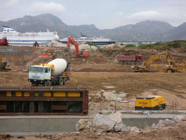 contiAssociati-OlbiaPortoTuristico-vistaCantiere contiAssociati-OlbiaPortoTuristico-vistaCantiere